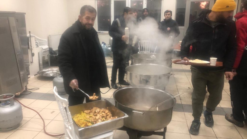 Gürsu Belediyesi’nden afet bölgesine sahra aş evi