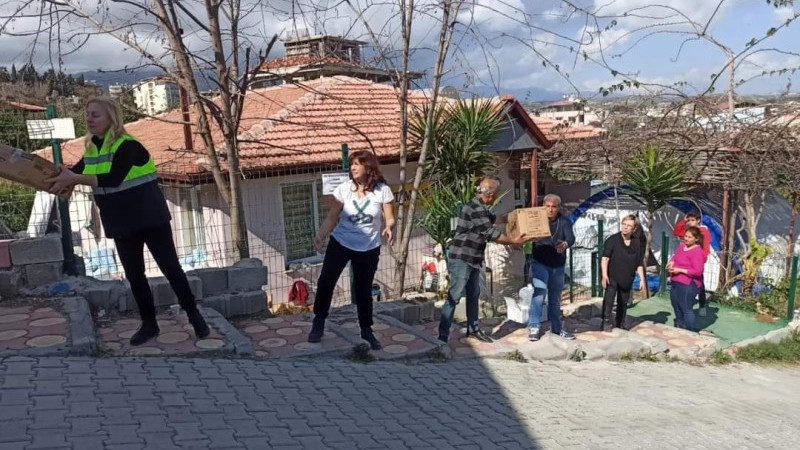 Kadınlar hayatın yeniden kurulması için dayanışma içinde