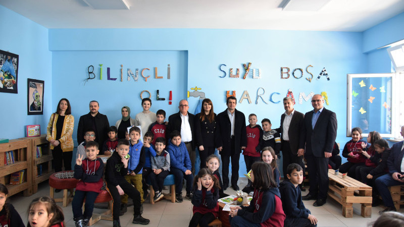 Mustafakemalpaşa Belediyesi’nden sıfır atık kütüphanesi