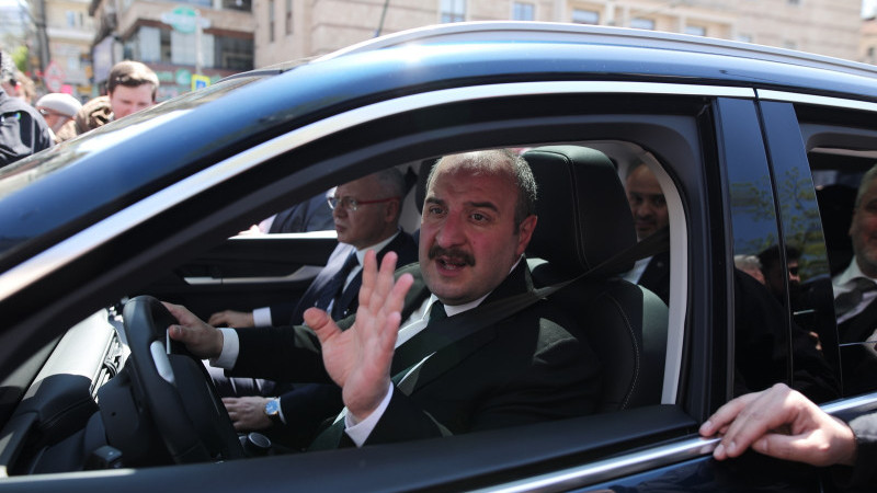 Bakan Varank, seçim çalışmalarını Togg ile başlattı