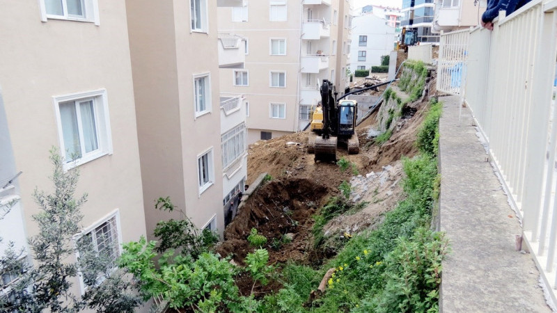 Heyelan tehlikesine aldırış etmeyenler 'pes' dedirtti