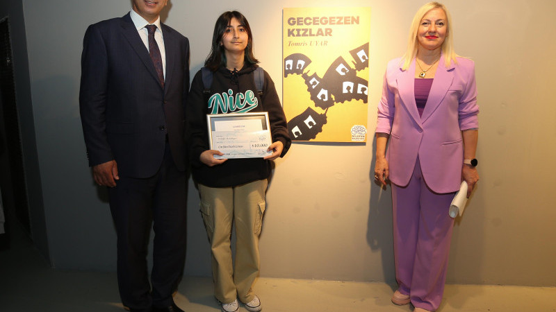 Tomris Uyar’ın kitabına kapak tasarladılar