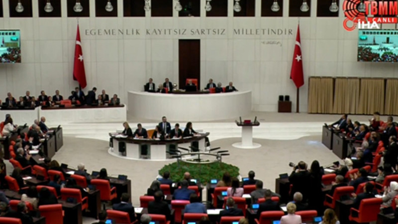 Yeni kabine üyeleri TBMM Genel Kurulunda yemin etti
