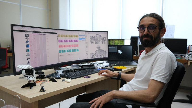 Bursa’nın insansı bionik robotu ses getirecek