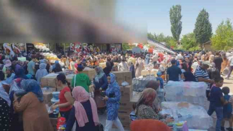 Adeta birbirleriyle yarıştılar! İzdiham yaşandı