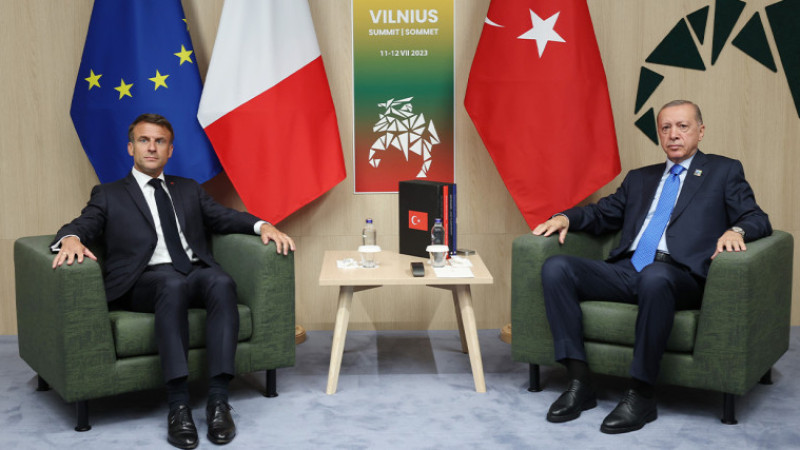 Cumhurbaşkanı Erdoğan, Macron ile görüştü