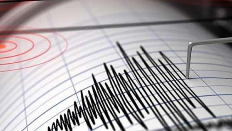 4,7 büyüklüğünde deprem! Çevre iller de sallandı