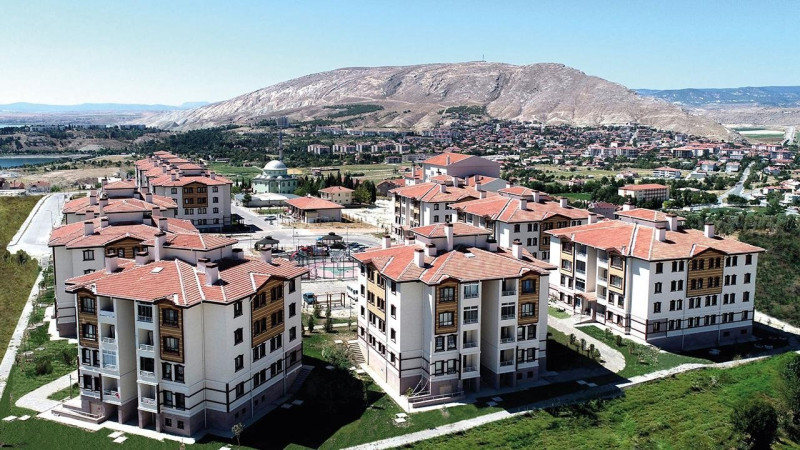 Kalıcı deprem konutları renkleniyor