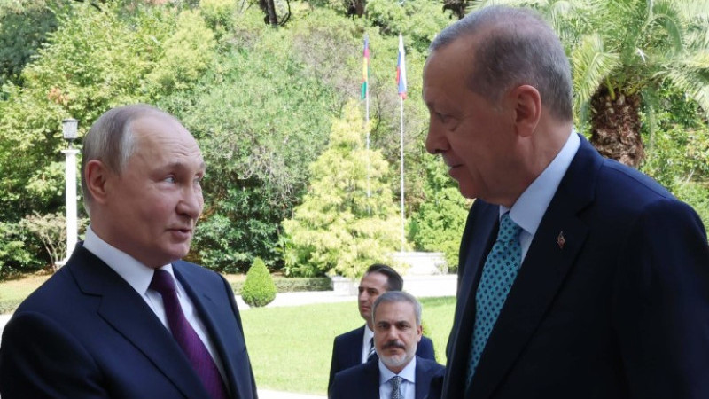 Putin, Cumhurbaşkanı Erdoğan'ı kapıda karşıladı