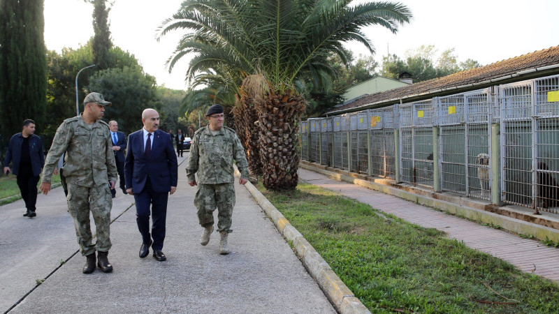 Vali Demirtaş askeri harayı ziyaret etti