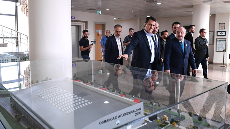 Varank, Osmangazi Meydanı’nı inceledi 