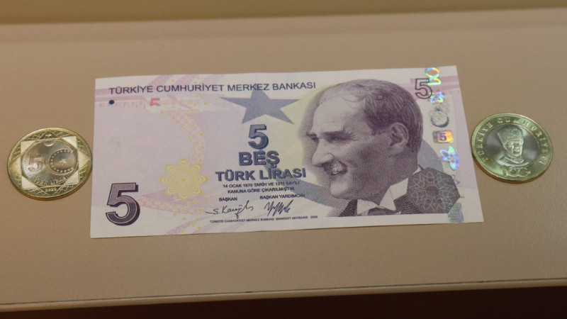 Yeni madeni 5 lira tedavüle girdi