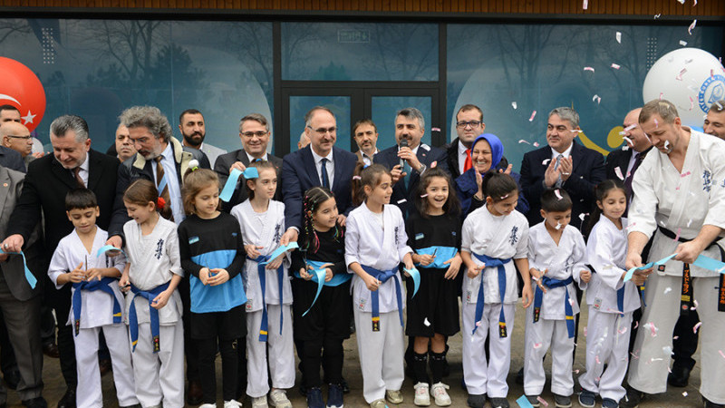 Yıldırım dev bir spor tesisine daha kavuştu
