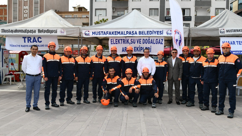 Mustafakemalpaşa'da hizmetin sınırı yok.    