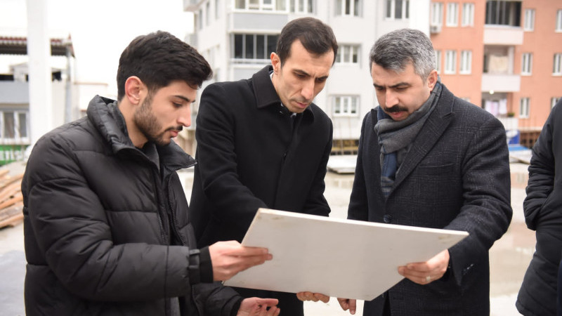 Başkan Yılmaz, Bağlaraltı Pazar Yeri'ni inceledi