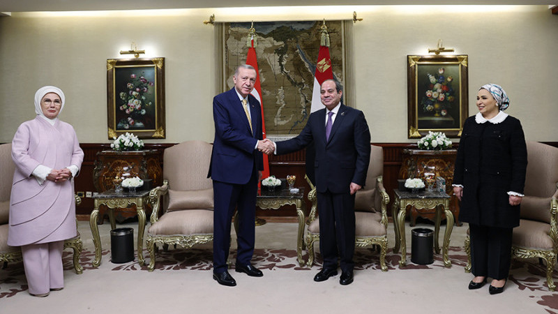 Cumhurbaşkanı Erdoğan’ı 12 yıl sonra Mısır’da Sisi karşıladı