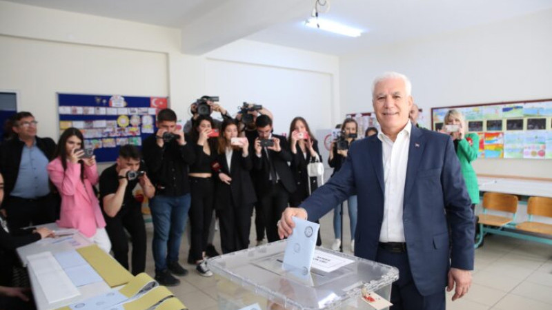 Mustafa Bozbey oyunu Özlüce’de kullandı!