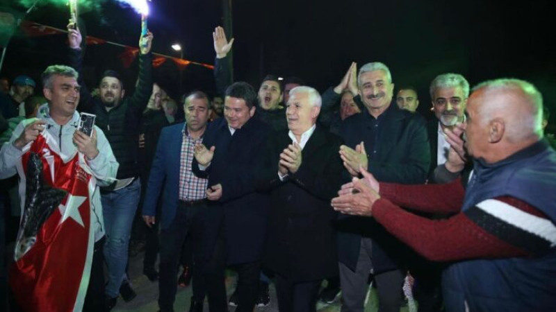 Bozbey’e Yenibağlar’da yoğun ilgi!
