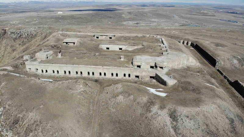 Kars’ta 274 yıllık tabya turizme kazandırılmayı bekliyor