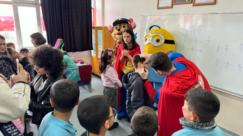 UEDAŞ Kardeşim Üşümesin diye yola çıktı, 10 yılda 10 bin öğrenciyi gülümsetti