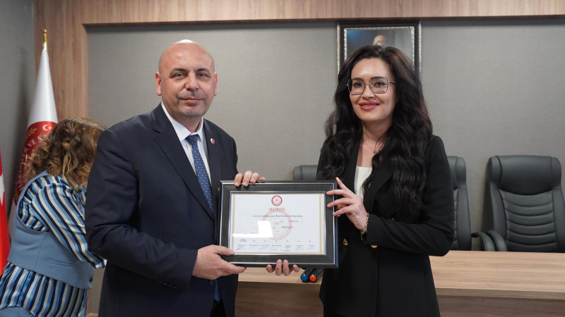 Başkan Aydın Mazbatasını Aldı 