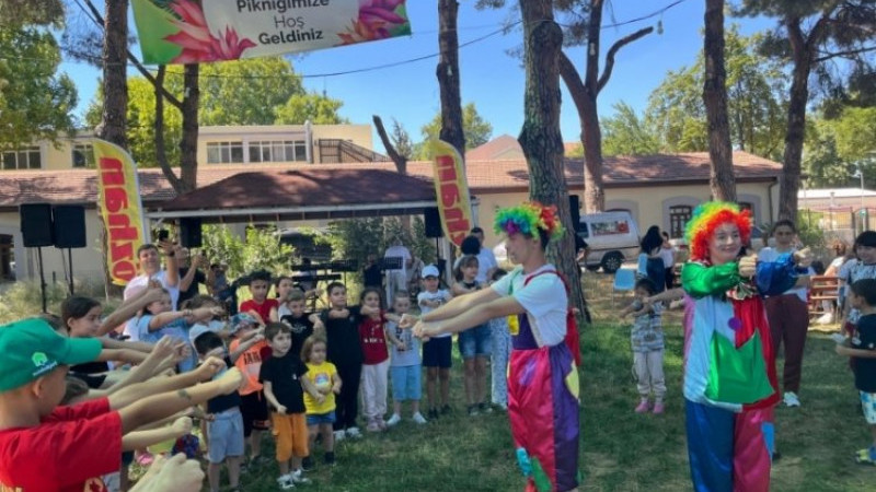Özhan ailesi geleneksel piknik programında eğlenceye doydu