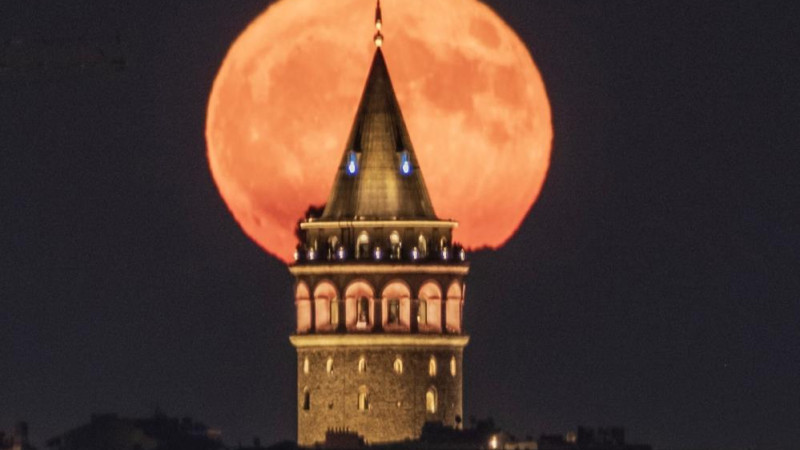 Dolunay ile Galata Kulesi buluştu