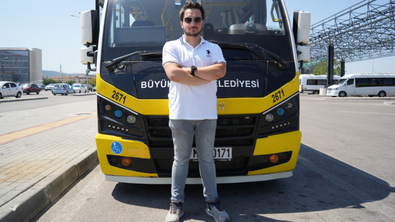 Yüksek lisans diplomalı şoför, gördüğü dersleri meslek hayatında uyguluyor