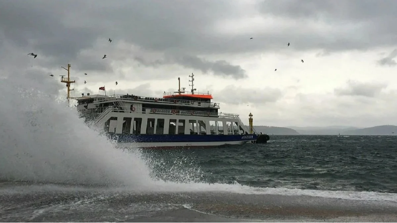 Deniz ulaşımına fırtına engeli!