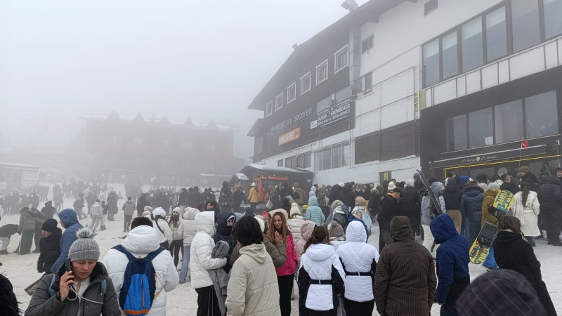 Uludağ'da günübirlikçiler ve üniversiteli izdihamı...
