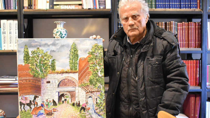 Bursa'da 'Asırlık Çınar' Fırçasıyla Renklere Hayat Veriyor