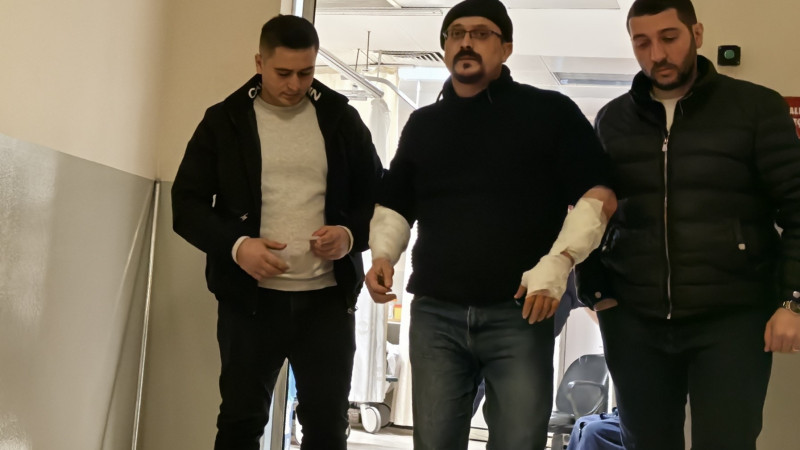 Bursa'da başıboş köpek dehşeti! İki kolunu parçaladı