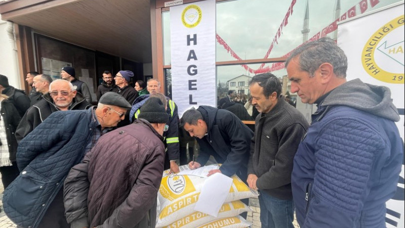 Büyükşehir’den çiftçiye tohum desteği