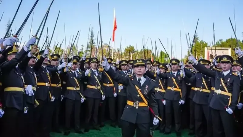 TSK, teğmenlerin ihraç gerekçesini açıkladı!
