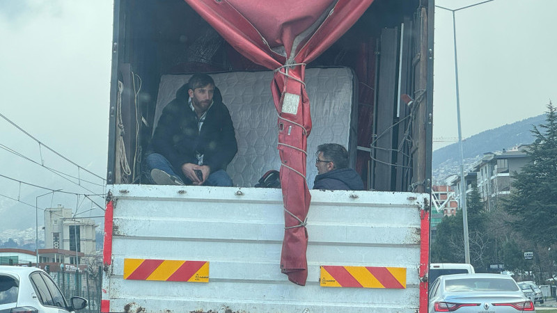 Bursa’da tehlikeli yolculuk kamerada! 