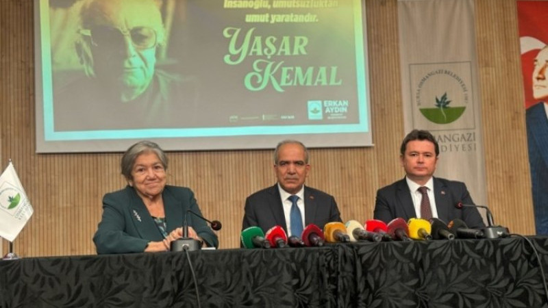 Bursa Osmangazi'de Yılın Aydını 'Yaşar Kemal' oldu