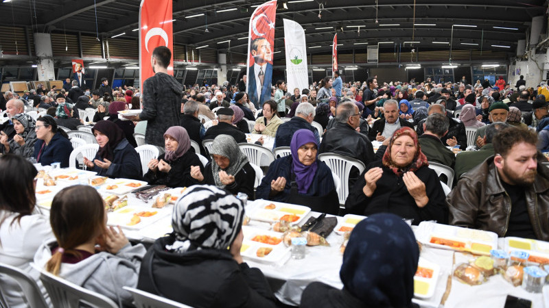 Osmangazi Belediyesi’nin iftar sofrası doldu taştı