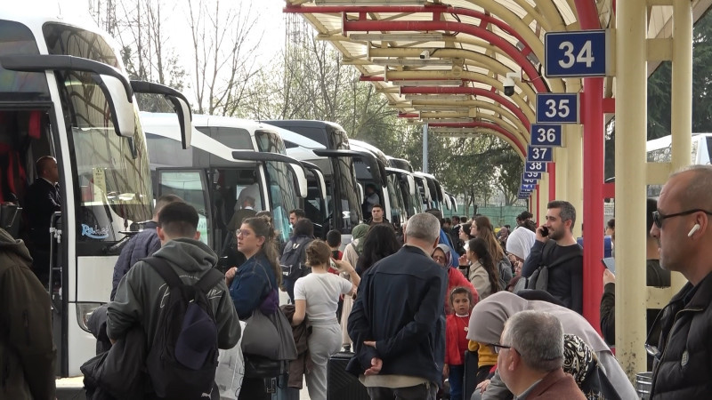 Bursa Terminalinde 9 günlük tatil yoğunluğu başladı
