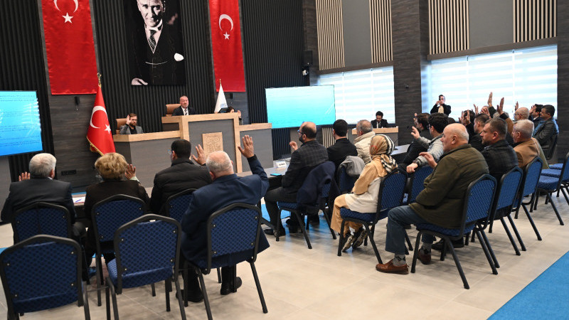 Karacabey Belediye Meclisi yeni salonunda ilk toplantısını gerçekleştirdi