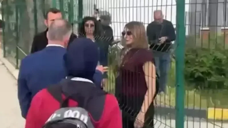 Başörtülü öğrenci okula alınmadı! Ülke ayağa kalktı...