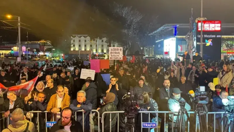 Bursa’da İmamoğlu nöbeti sürüyor!