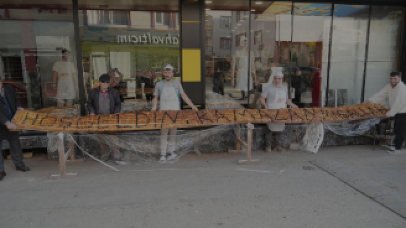 Bursa'da bu pideyi gören dönüp bir daha baktı!