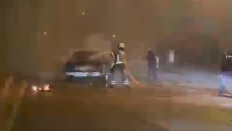 Bursa'da seyir halindeki oto alev alev yandı!