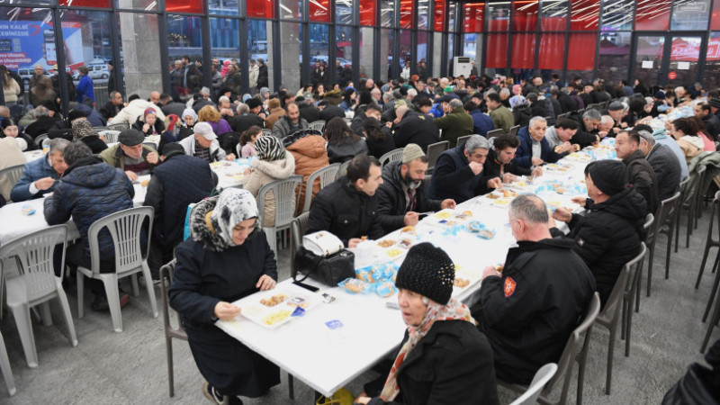 Osmangazi’nin iftar sofraları dolup taşıyor