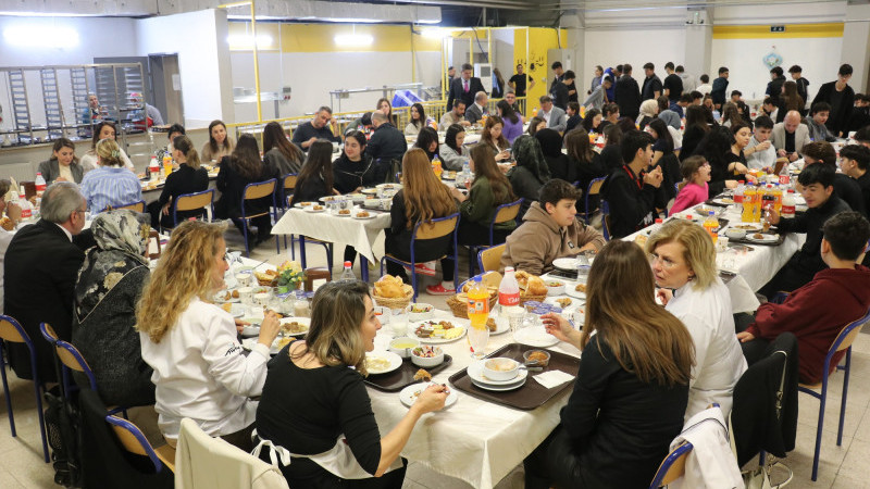 BUİKAD gençlerle iftarda buluştu