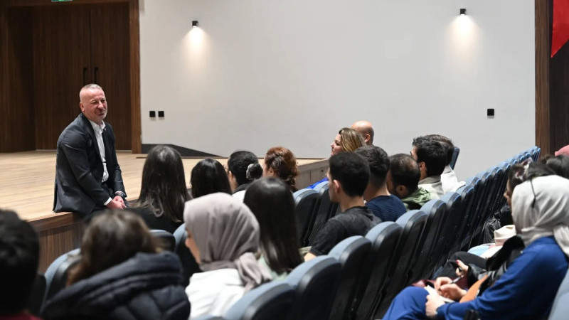 Mimar öğrenciler Karacabey Belediyesi binasını tasarlayacak