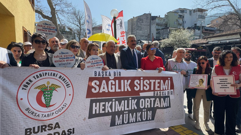 Bursa’da sağlık çalışanları eylemde!