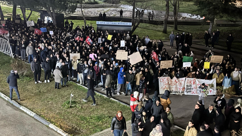 Bursa'da üniversite öğrencilerinden İmamoğlu'na destek!