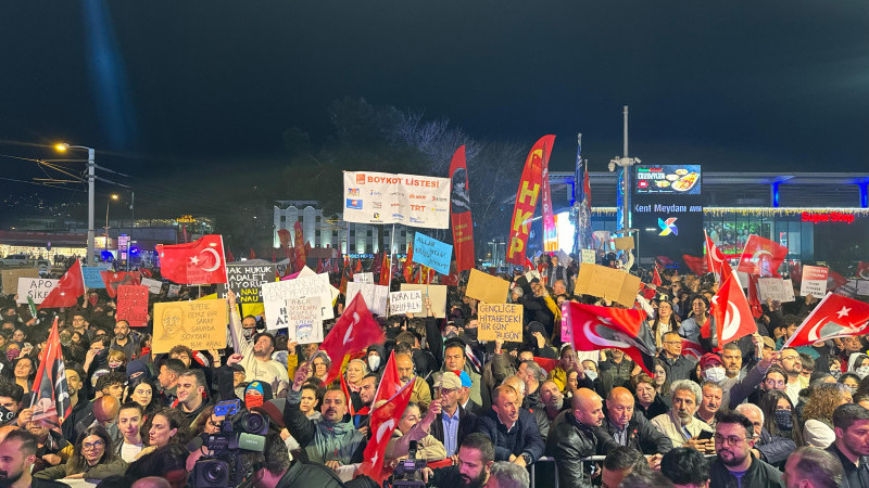 Bursa'da İmamoğlu protestosunda 7'nci gün! Meydan hınca hınç dolu