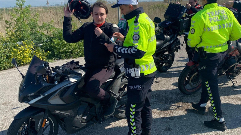 Bursa'da motosiklet sürücülerine ceza yağdı